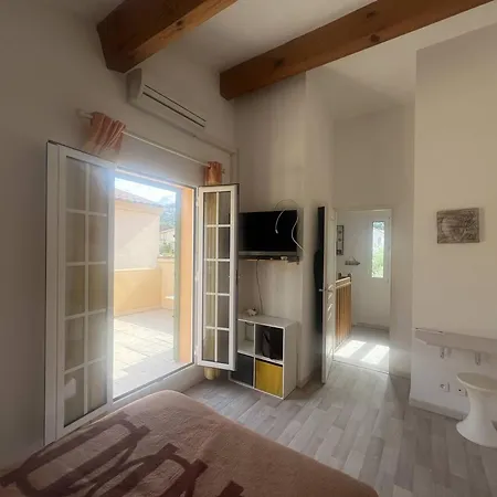 Hébergement de vacances Maison A 2 Km D'ile-rousse, 6 Pers., 3 Ch., Jardin Et Terrasses, Securisee - Fr-1-719-47 Galéria